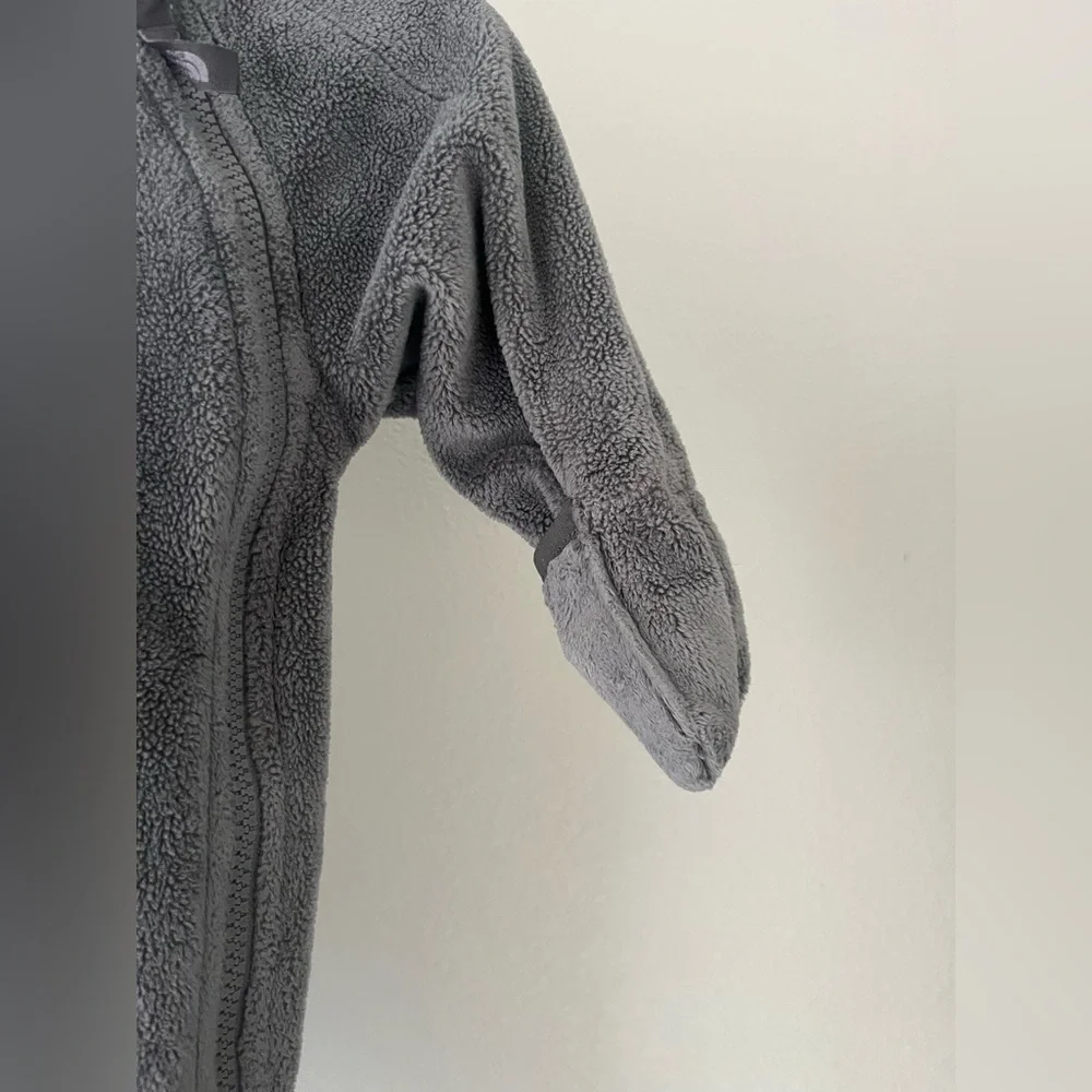 The North Face gray babies fleece. - Picture 4 of 6